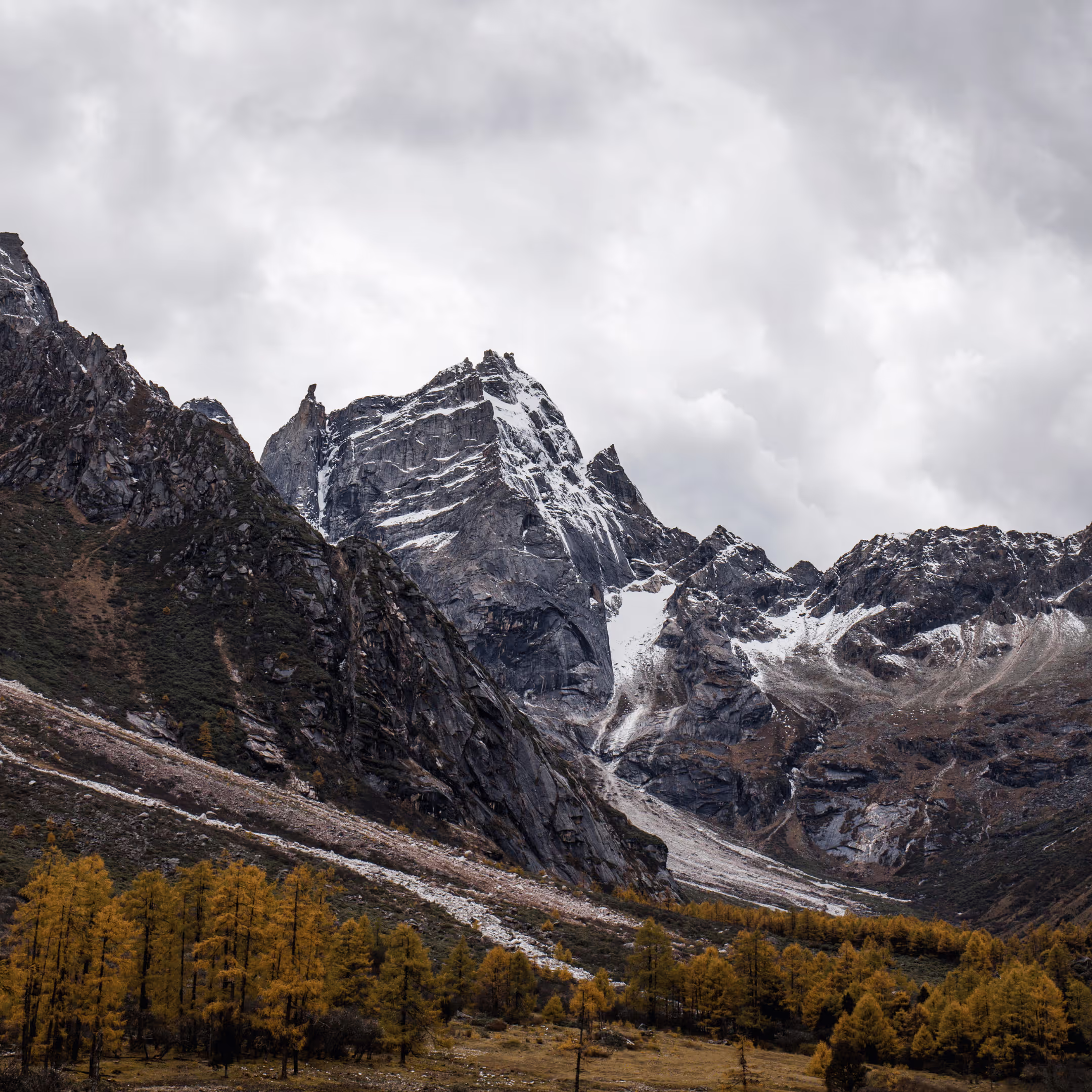 Berglandschaft als Symbol für Wachstum und Vision